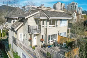 220 W 15TH STREET, North Vancouver, North Vancouver, BC