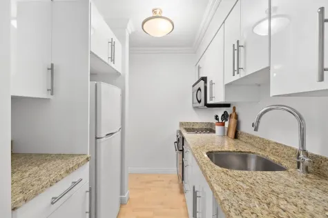 506 2370 W 2ND AVENUE image #1