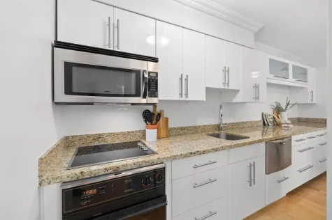 506 2370 W 2ND AVENUE image #2