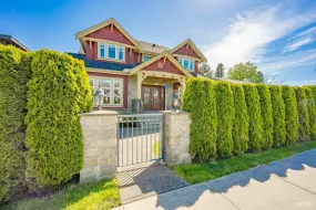 337 E 17TH STREET, North Vancouver, North Vancouver, BC