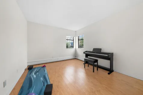 203 1355 HARWOOD STREET image #4