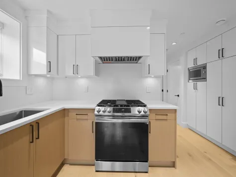 1824 W 12TH AVENUE image #4
