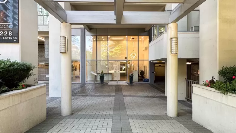 402 1228 W HASTINGS STREET image #1
