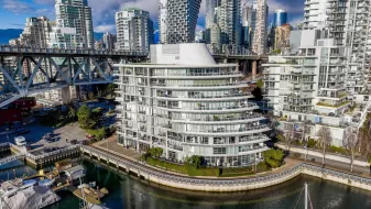302 628 KINGHORNE MEWS, Vancouver, BC