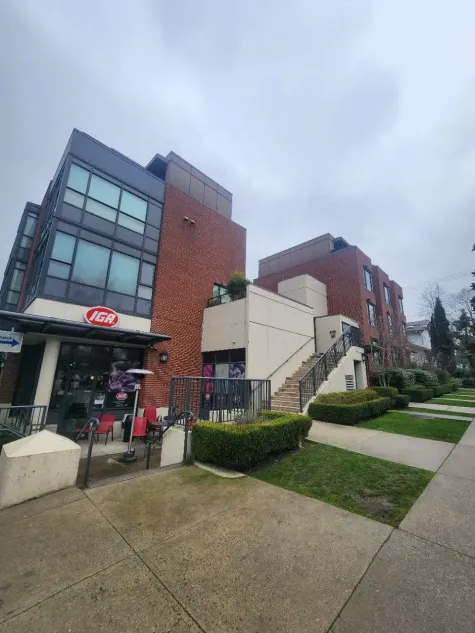 217 1961 COLLINGWOOD STREET image #1