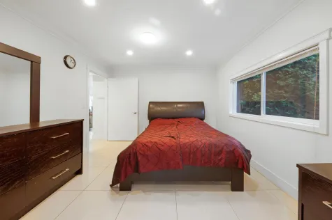 478 W QUEENS ROAD image #4
