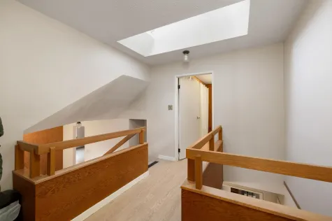 1090 HANDSWORTH ROAD image #2