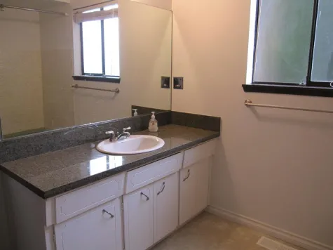 692 ALPINE COURT image #2