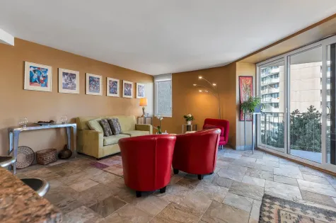 703 1575 BEACH AVENUE image #4