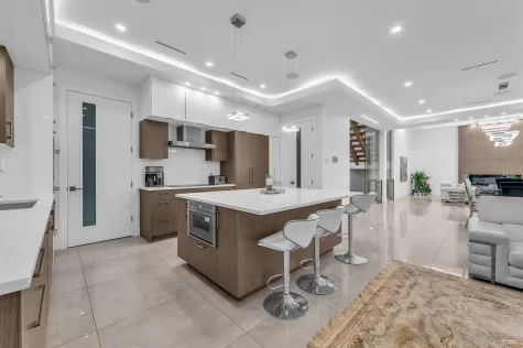929 CANYON BOULEVARD image #3