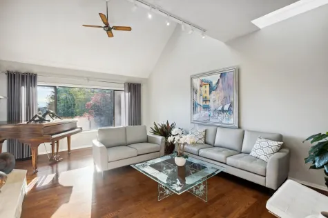4221 ST. PAULS AVENUE image #3