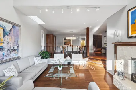 4221 ST. PAULS AVENUE image #4
