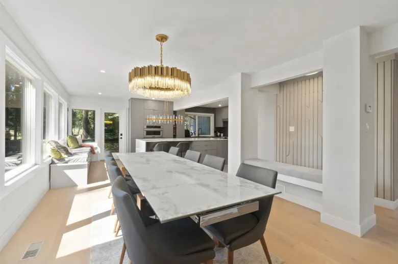 615 E KINGS ROAD image #1