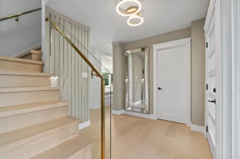 615 E KINGS ROAD image #2