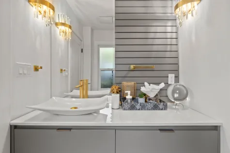 615 E KINGS ROAD image #4