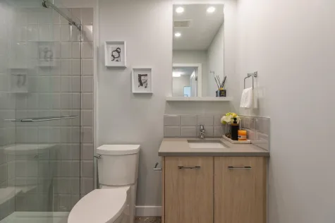 203 4933 CLARENDON STREET image #1
